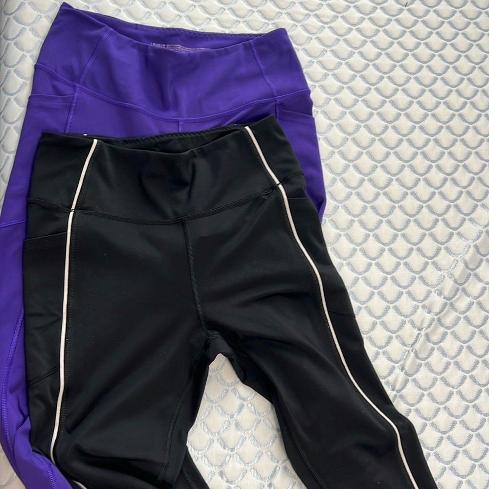 Bundle of Lots of 2 Victoria Secrets Leggings M black and purple
